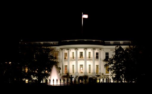 США: Неизвестный попытался атаковать Белый дом