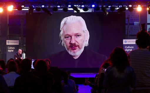Эквадор выдаст основателя WikiLeaks  Британии