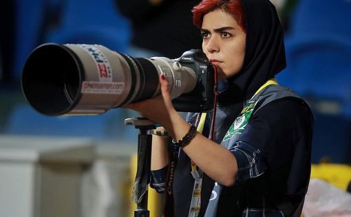 Иранка придумала способ заснять футбол не нарушая закон