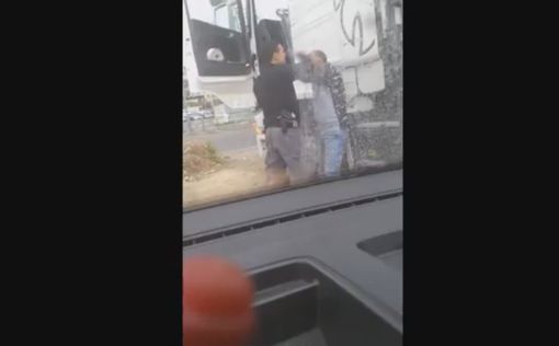 Видео: избиение полицейским арабского водителя в Иерусалиме