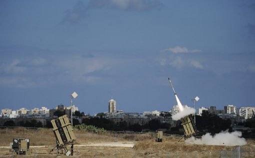 Осколки ракеты упали в центре Тель-Авива