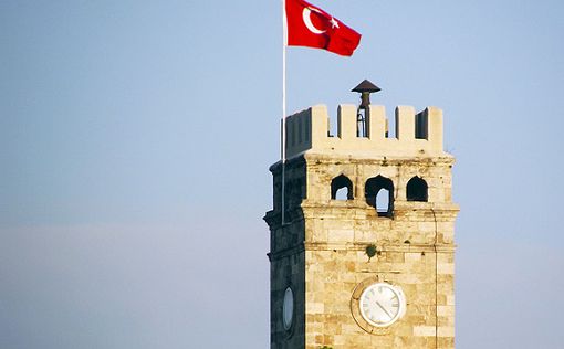 Парламент Турции одобрил скандальные поправки в конституцию