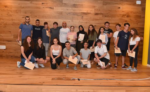 В Нацрат-Иллите прошли соревнования юных предпринимателей