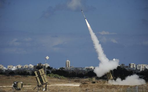 По Израилю выпустили 12 ракет