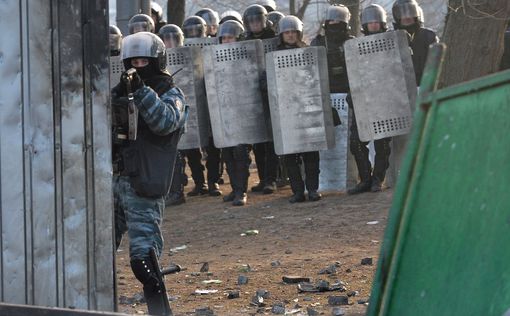Киев: Беркуту разрешили применять оружие