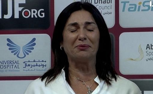 Мири Регев расплакалась при исполнении Атиква в Абу-Даби