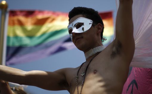 Над посольством США в Тель-Авиве подняли флаг геев
