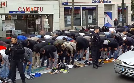 Франция запретит уличные молитвы мусульман