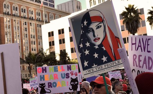 Гигантский марш против Трампа в Лос-Анджелесе