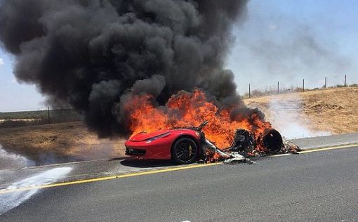 На главном израильском шоссе взорвался автомобиль Ferrari