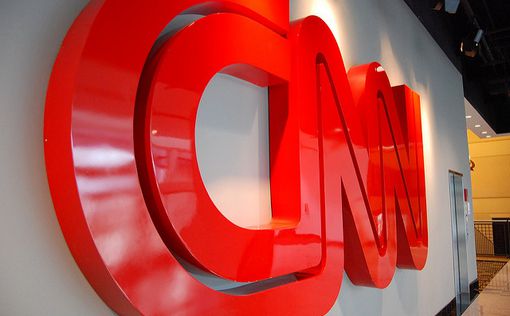 Журналиста CNN уволили за нацистское приветствие