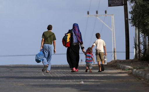 Палестинцы в Газе массово покидают дома из-за обстрелов