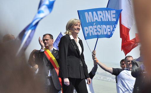Ле Пен покинула пост лидера "Национального фронта"