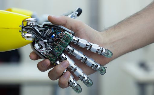 Ученые: через 25 лет роботы будут на уровне с человеком