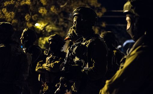 Силы ЦАХАЛа арестовали 10 подозреваемых террористов