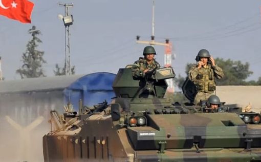 СМИ: Турция стягивает войска к сирийской границе