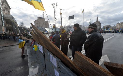 Киев: на Майдане Незалежности жгут шины