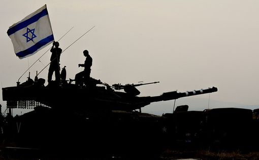 СМИ: ЦАХАЛ стянул военную технику к границе, готовясь к операции в Рафиахе