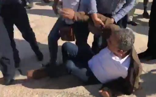 Видео: Полиция Израиля повалила на землю депутата Захалку
