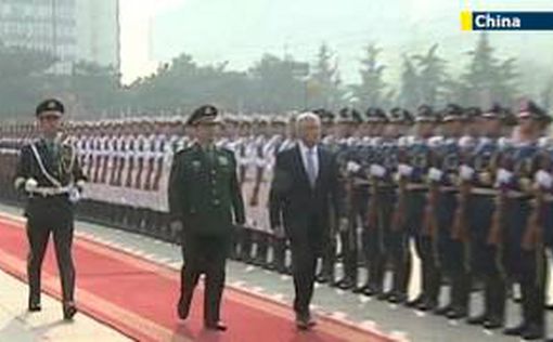 Глава Пентагона посетил военный парад в Китае