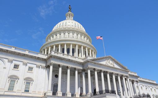 Сенат США одобрил начало отмены реформы Obamacare