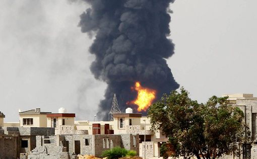 Ливия: пожар на нефтехранилище невозможно затушить