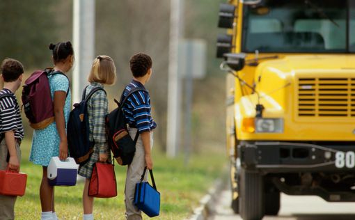 В США перевернулся школьный автобус. Десятки пострадавших