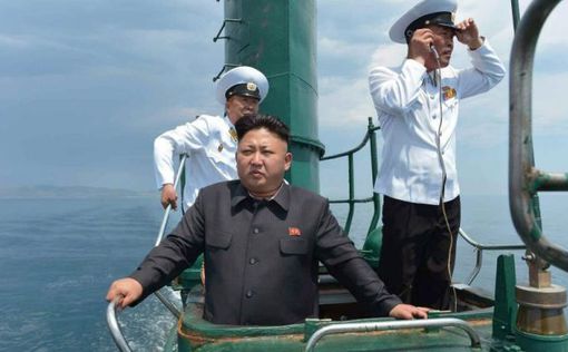 Ким Чен Ын проинспектировал учения на подводной лодке