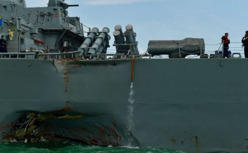 Так выглядит эсминец McCain после столкновения с танкером
