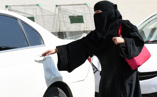 Саудовские женщины требуют права водить машину