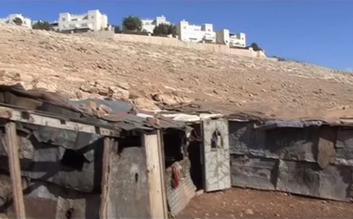 Суд заблокировал снос бедуинской деревни