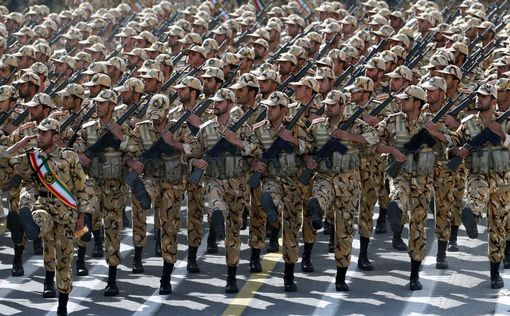 Парад иранских войск