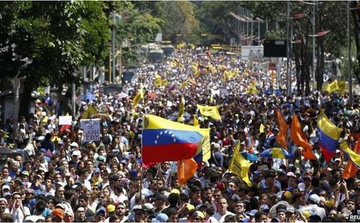 СМИ: в ходе протестов в Венесуэле пострадали 220 человек