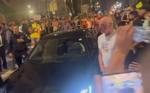 Демонстранты заблокировали машину Бен-Гвира с криками "позор"