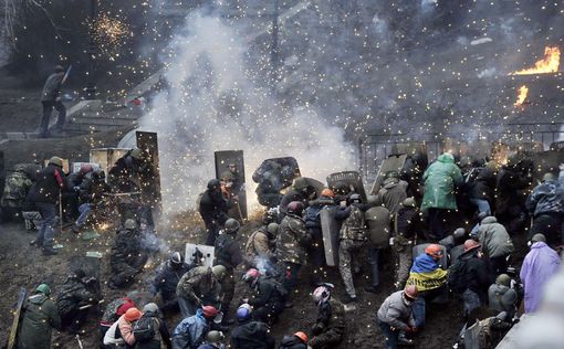 На фоне перемирия в Киеве идет жестокое противостояние