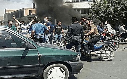 Протесты в Иране: "Смерть Хизбалле, Смерть Хаменеи!"