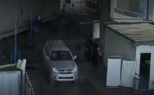 Работник консульства Франции вывез из Газы 70 пистолетов