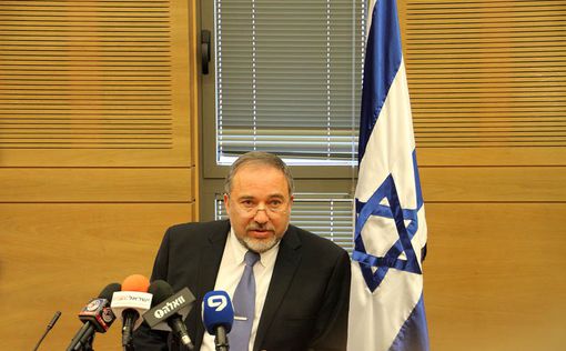 Либерман:Разговаривать с ХАМАСом надо с пистолетом на столе