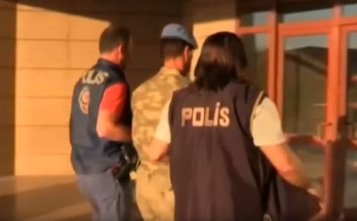 Турецкие силы безопасности задержали путчистов 2016 года