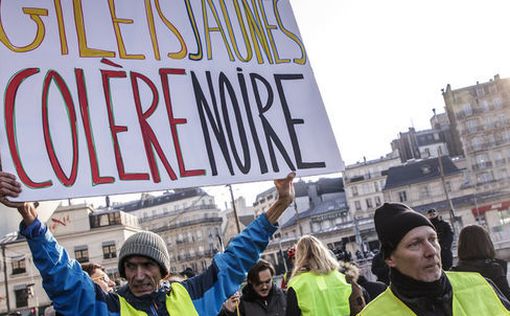 Во Франции протестуют водители