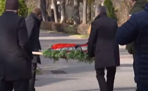 В Москве похоронили Михаила Жванецкого: первые кадры