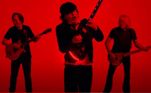 Легенды рока AC/DC воссоединились и выпустили новый клип