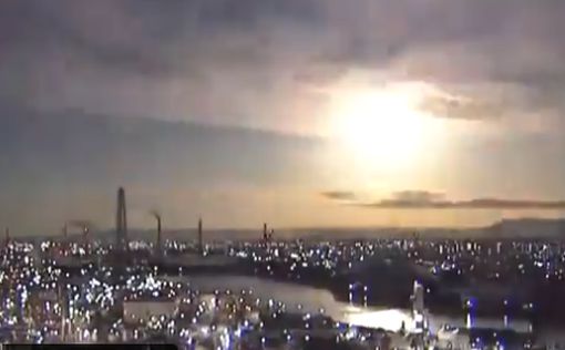 Видео: огромный огненный шар в небе над Японией