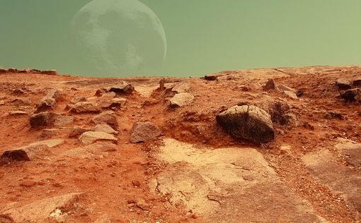 Новости с Марса: марсоход снял древнее озеро и "тюленя"