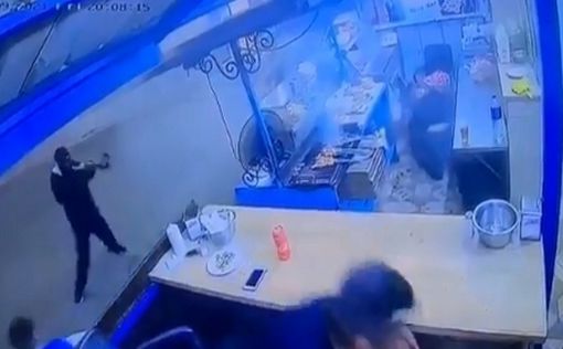 Видео: расстрел в ресторане в Дейр аль-Асад
